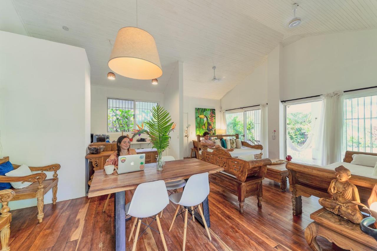 Вилла Pineapple House Manzanillo Экстерьер фото